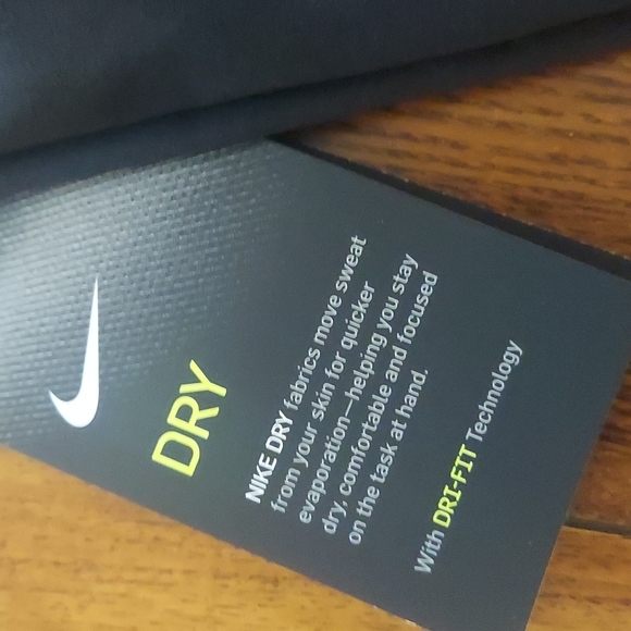 Nike - Picture 13 of 14